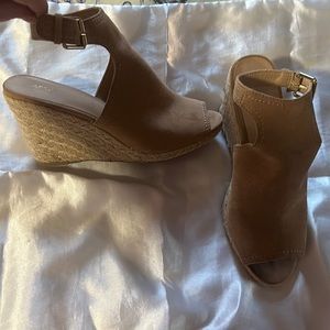 tan wedges